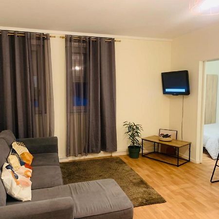 Appartement Calme Et Chaleureux Proche De Paris Courbevoie Kültér fotó