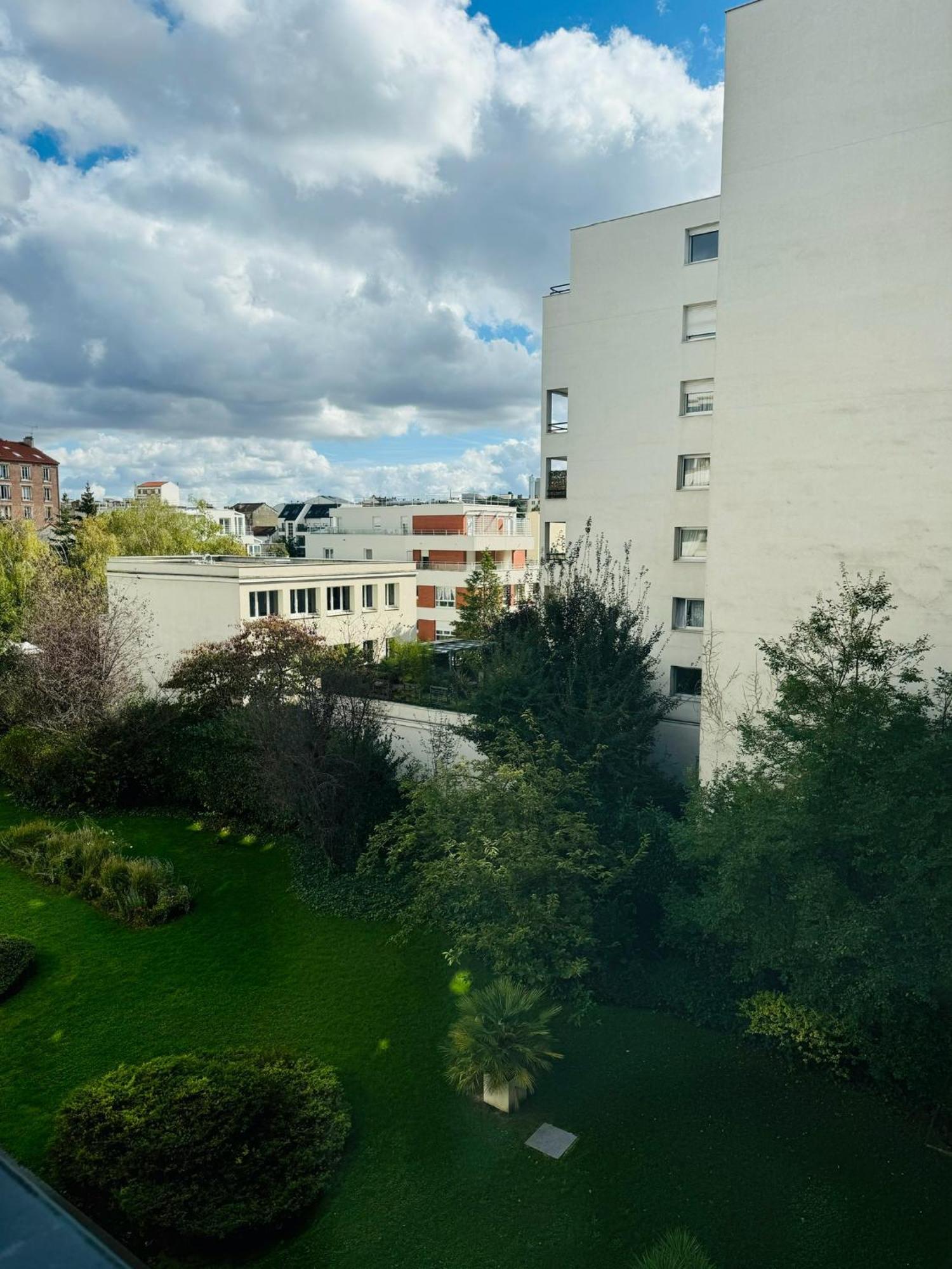 Appartement Calme Et Chaleureux Proche De Paris Courbevoie Kültér fotó